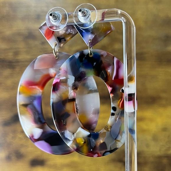 Marbled Dangle Earrings - Picture 4 of 6